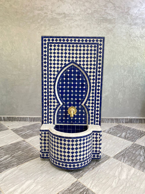 Minimalist Moroccan Blue Zellige Fountain – Handmade Mosaic Water Feature with Classic Moorish Design